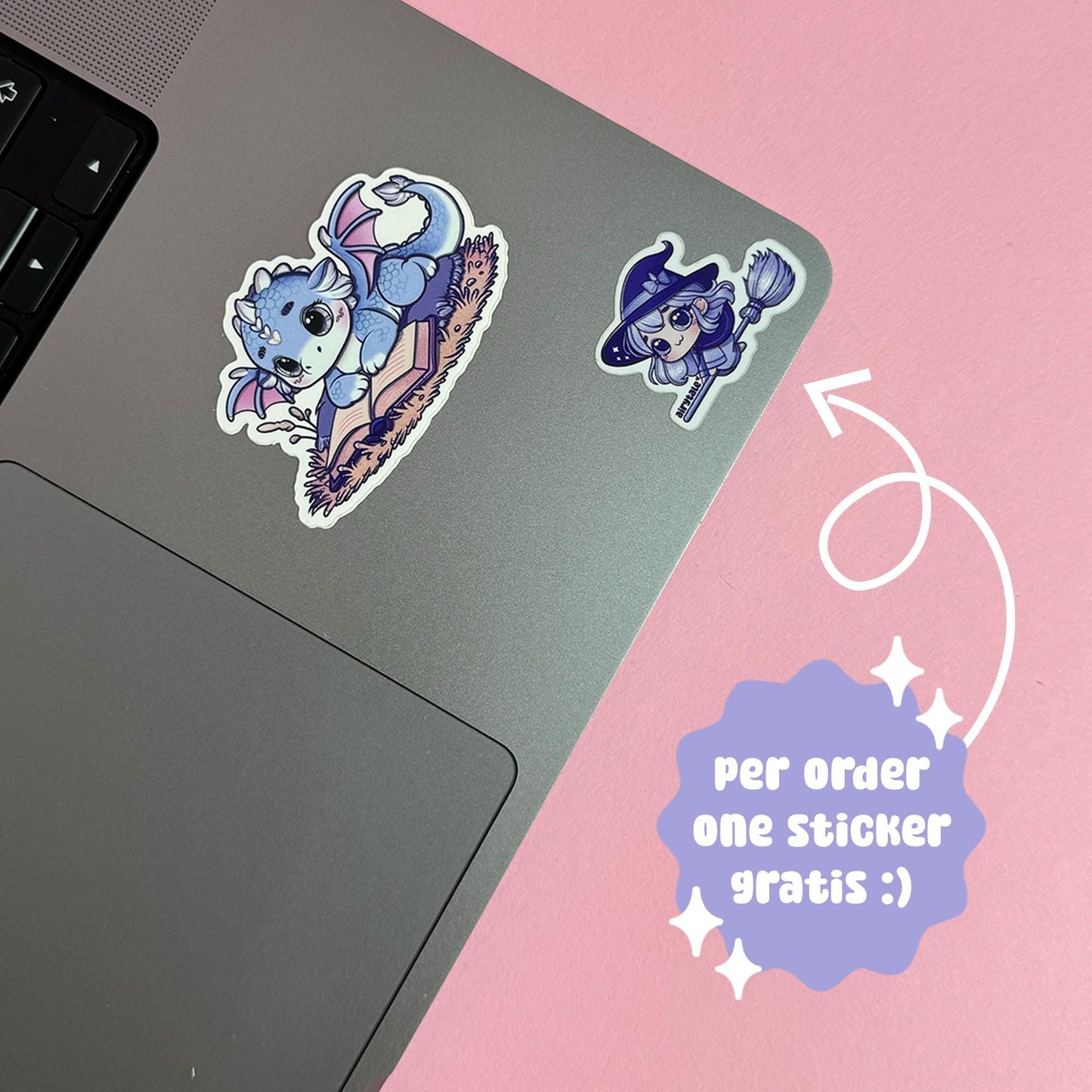 Lesender Drache Sticker